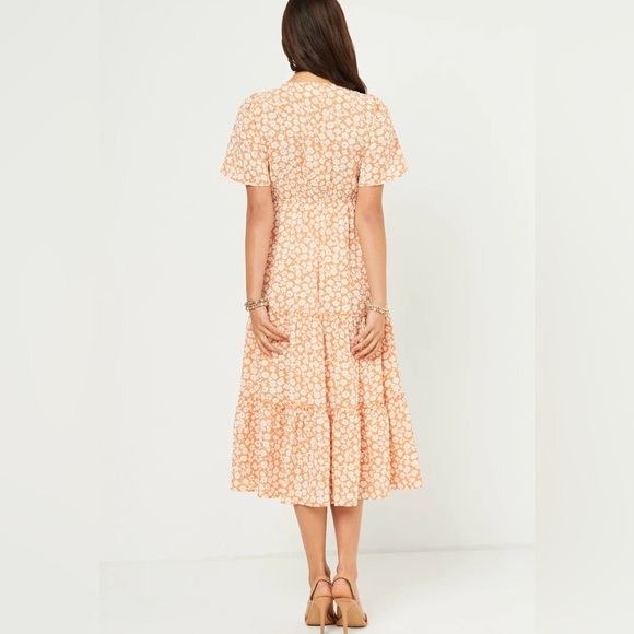 NWOT Peach Floral Tiered Midi Dress - M - Picture 3 of 12